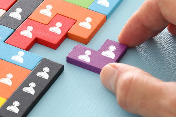 Resumen Artículo: La dinámica estigmatizante: generación y mantenimiento del estigma y el autoestigma asociado al trastorno mental en la vida cotidiana, por Vanessa Sora (Área de Integración Social)