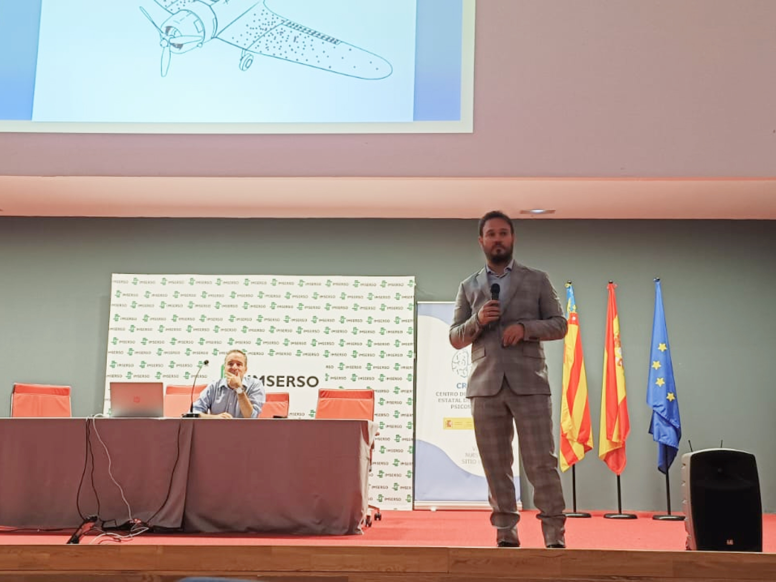 El director del Creap, Juan Lázaro mateo, lleva a cabo la ponencia en el Día Mundial de la Salud Mental 2023 en el Creap