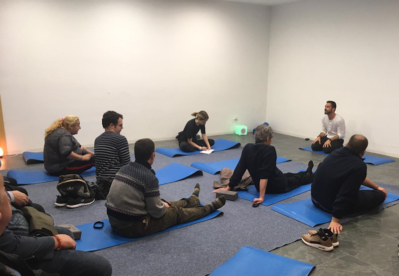 Imagen de archivo. Práctica de Yoga en las instalaciones del Creap.