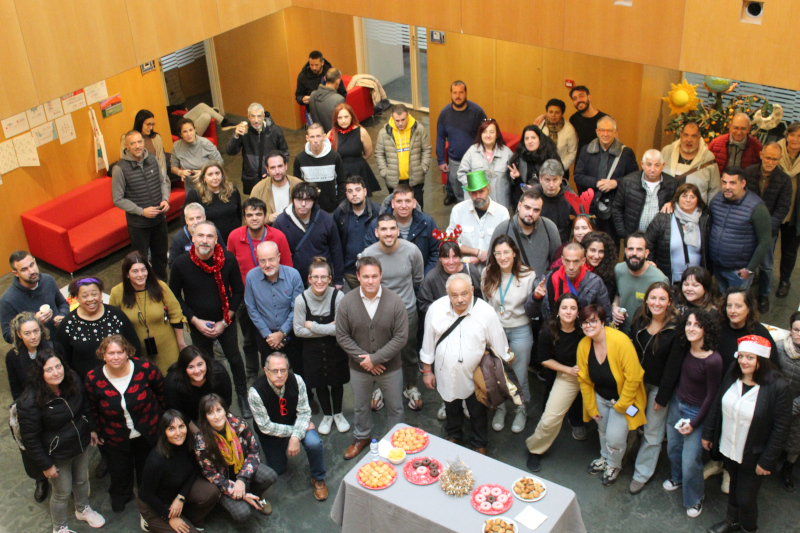 Imagen grupal de la fiesta de navidad 2024 en el Creap